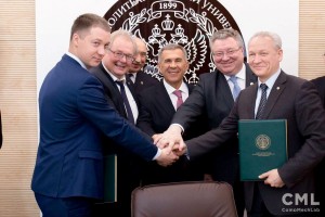 Руководитель ИЦ CompMechLab Алексей Боровков в Казани выступил с докладом о "Цифровых фабриках будущего" на совещании по инновационному развитию предприятий под председательством президента Татарстана Рустама Минниханова