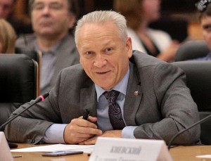 «Если машина задержалась, бабушки ждут с мусором в минус 30 на улице…»