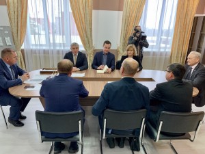 «Ну представьте себе, уже два миллиардера из списка Forbes зашли в Менделеевск!»