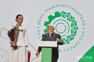 День машиностроителя в Челнах: «Путин – это хорошо, но настоящая легенда стоит рядом!»