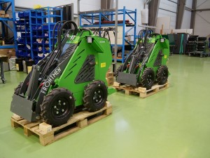 ООО НПО «НТЭС» отгрузил партию мини-погрузчиков FRONTMEN 220