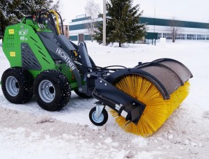 Мини-погрузчикам FRONTMEN – год!
