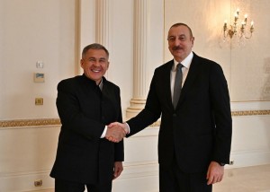 «Исторически связывают тёплые дружественные отношения»: зачем Минниханов ездил в Баку?