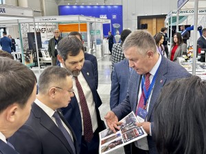Министр строительства России Ирек Файзуллин знакомится с продукцией ГК «Штайнблок»