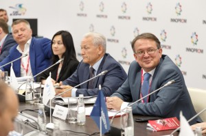 «Иннопром-2016»: Представители ТПП РФ в рамках деловой программы обсуждают вопросы региональной промышленной политики и поддержки российского экспорта