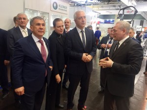 Рустам Минниханов посетил в Лейпциге международную выставку запчастей, комплектующих и технологий «Z/Intec-2017»